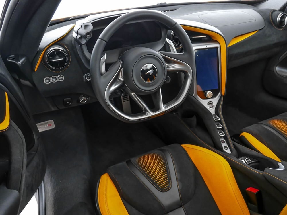 McLaren 750S Cabrio usata a Milano (11)