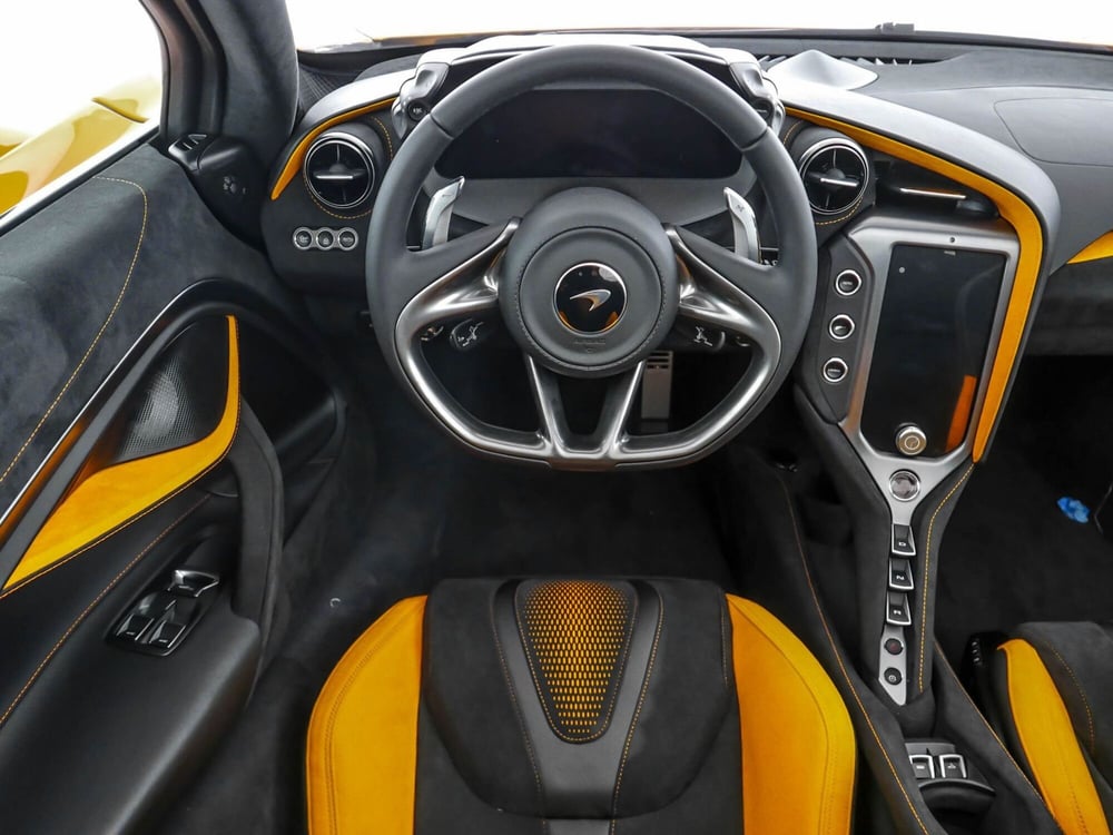 McLaren 750S Cabrio usata a Milano (12)