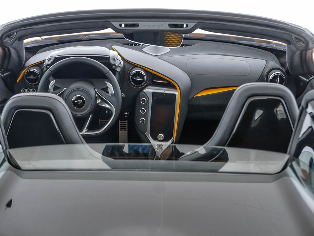 McLaren 750S Cabrio usata a Milano (13)