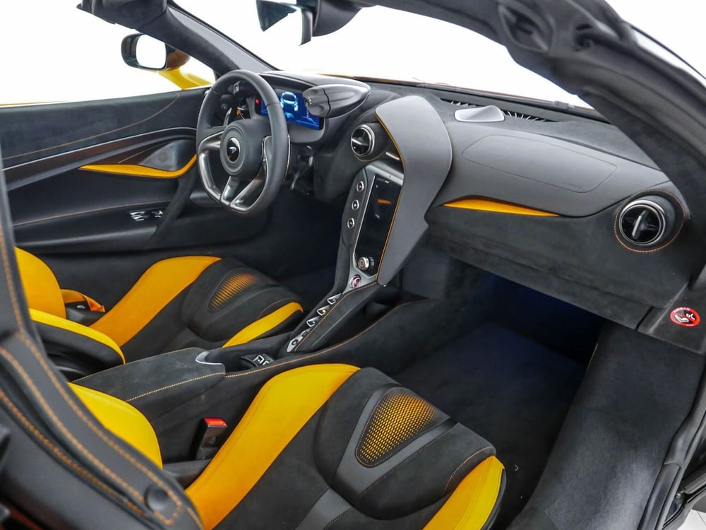 McLaren 750S Cabrio usata a Milano (14)