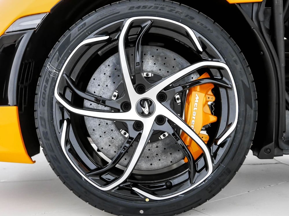 McLaren 750S Cabrio usata a Milano (9)