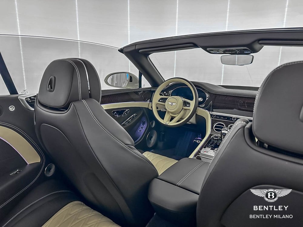 Bentley Continental GTC nuova a Milano (10)