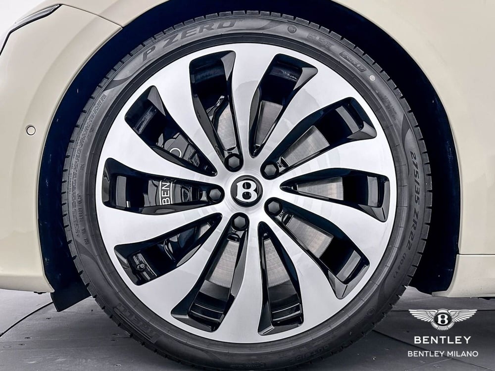 Bentley Continental GTC nuova a Milano (9)
