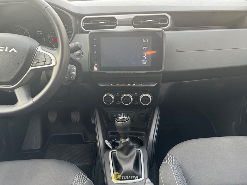 Dacia Duster usata a Milano (15)