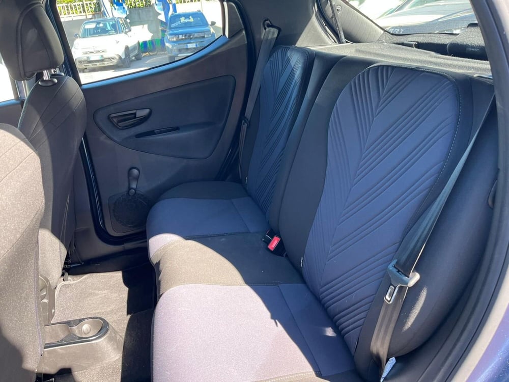 Lancia Ypsilon usata a Lucca (11)