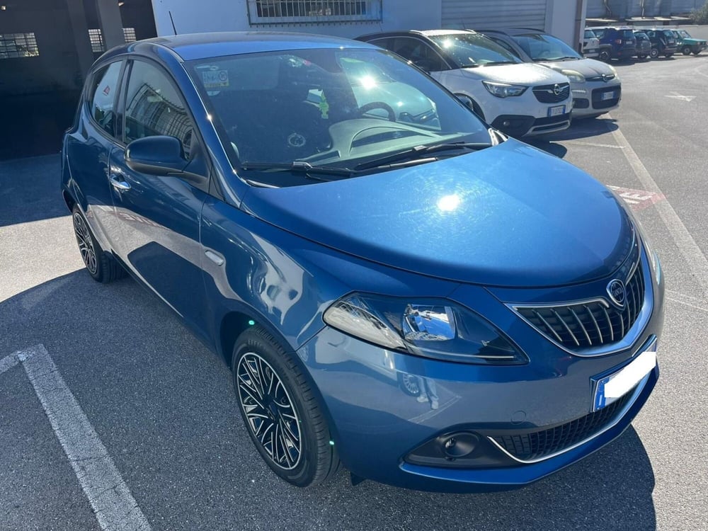 Lancia Ypsilon usata a Lucca (3)
