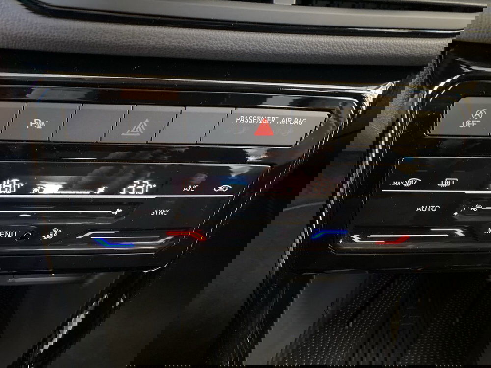 Volkswagen T-Cross nuova a Lodi (12)