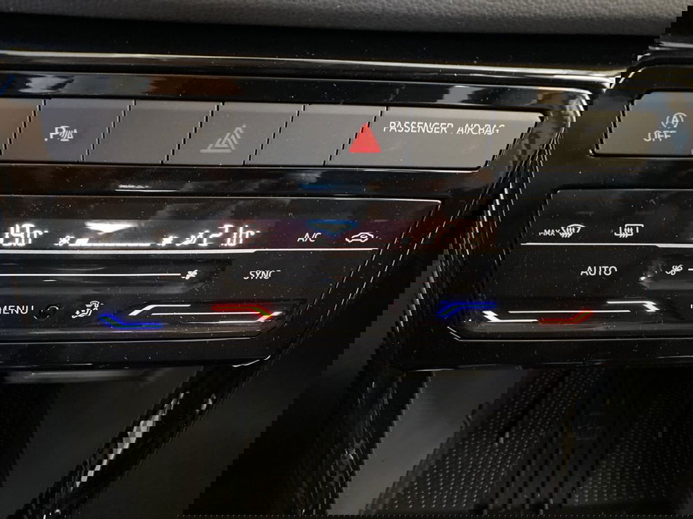 Volkswagen T-Cross nuova a Lodi (12)