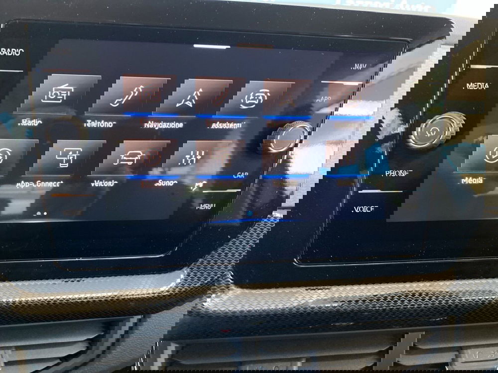 Volkswagen T-Cross nuova a Lodi (13)