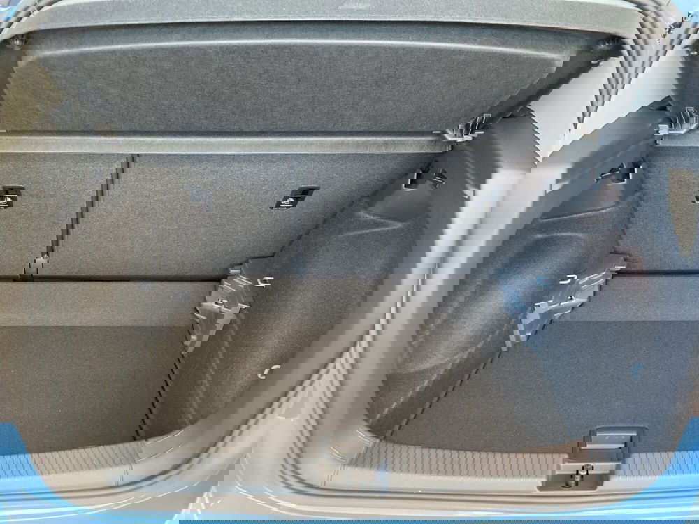 Volkswagen T-Cross nuova a Lodi (9)