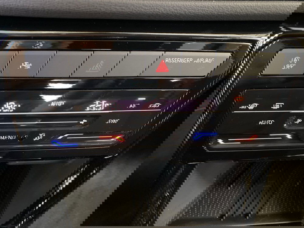 Volkswagen T-Cross nuova a Lodi (12)