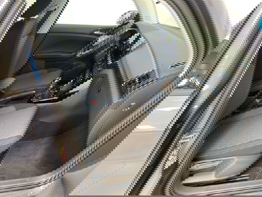 Volkswagen T-Cross nuova a Lodi (6)