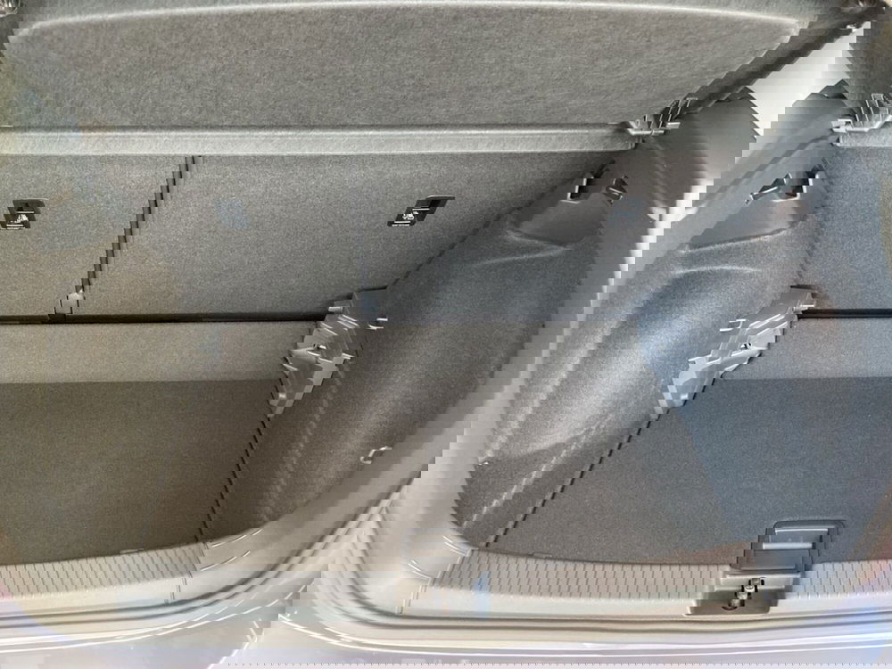 Volkswagen T-Cross nuova a Lodi (9)