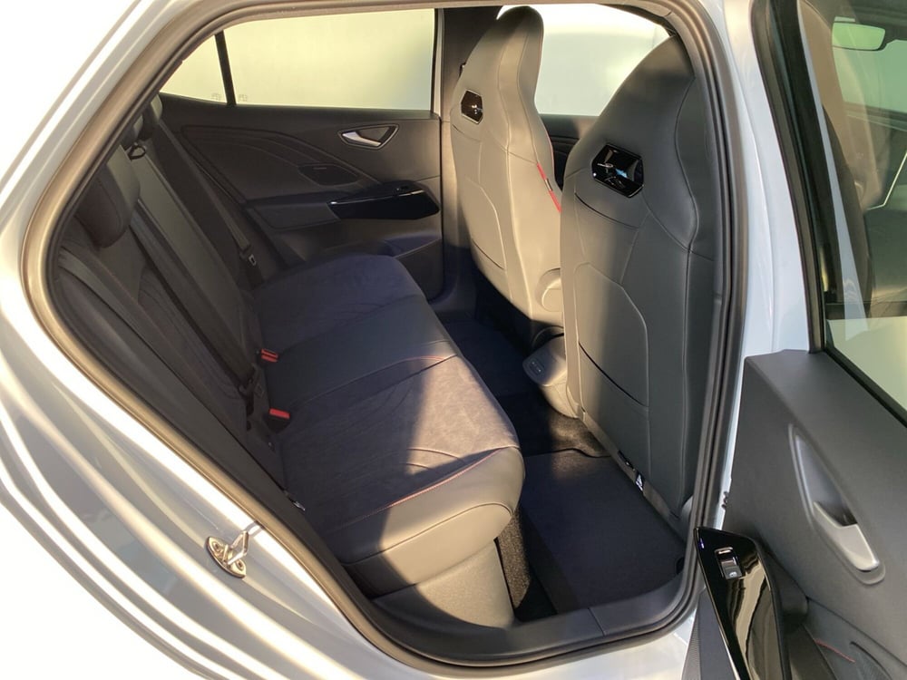 Volkswagen ID.3 nuova a Lodi (8)