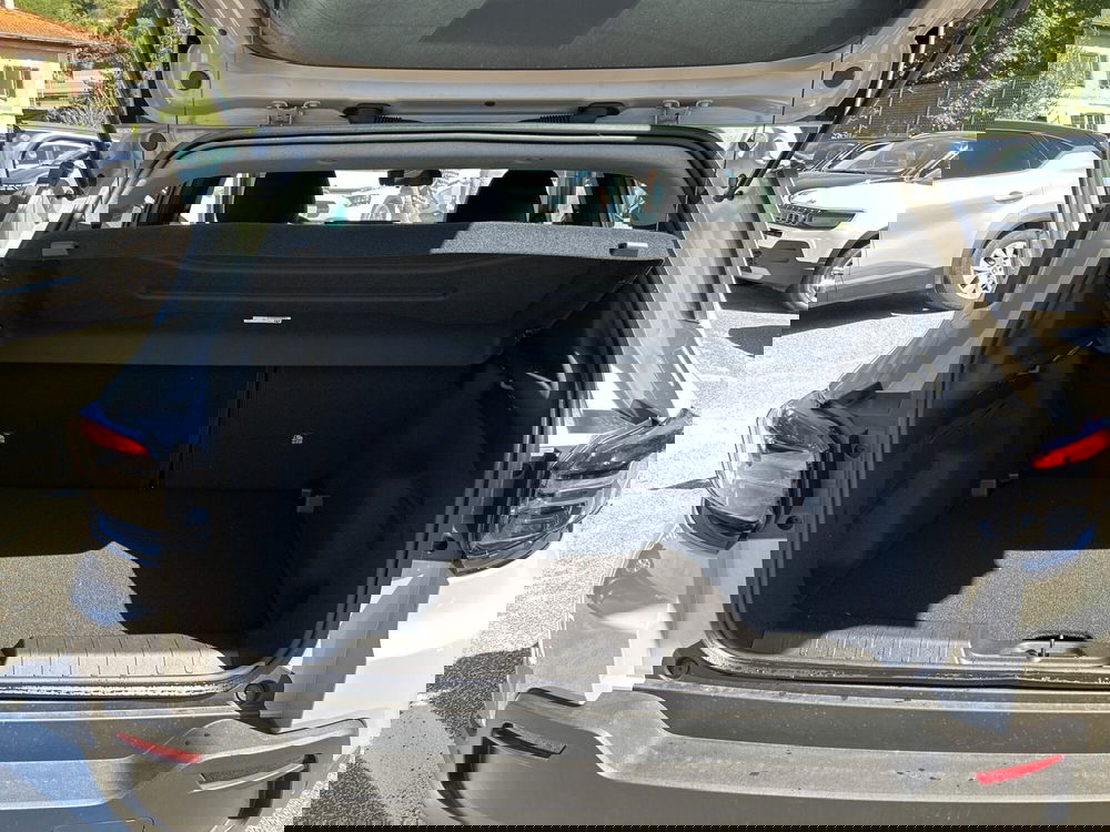 Jeep Avenger nuova a Latina (11)