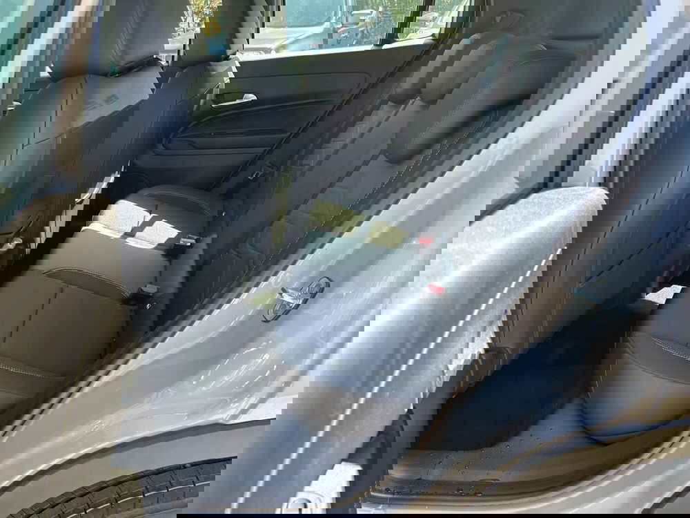 Jeep Avenger nuova a Latina (13)