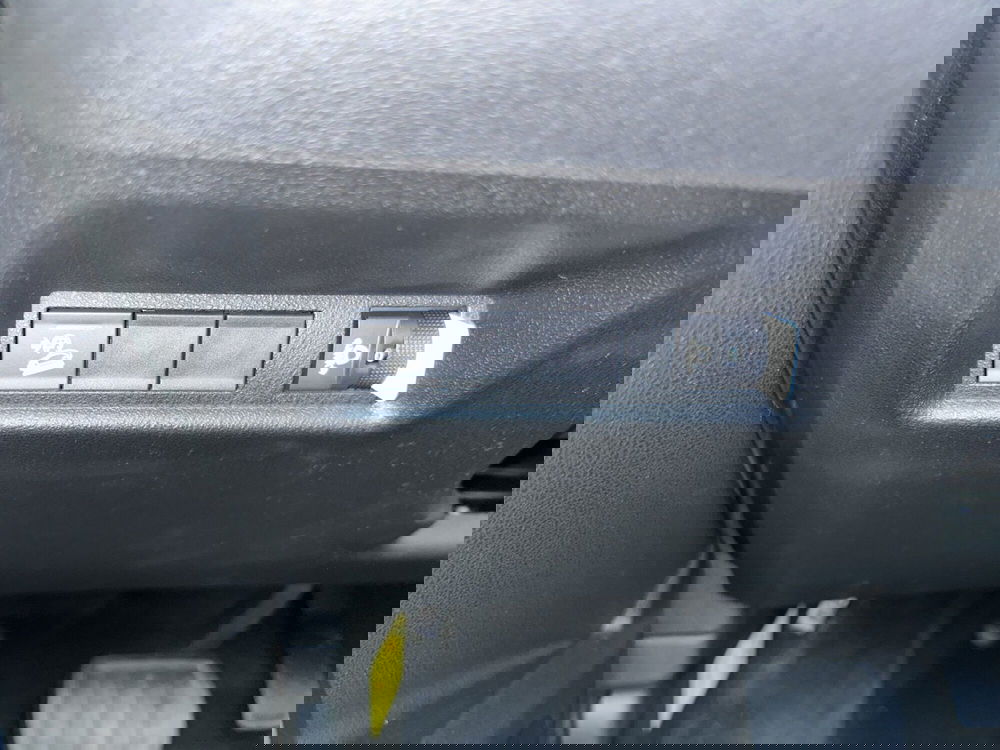 Jeep Avenger nuova a Latina (20)