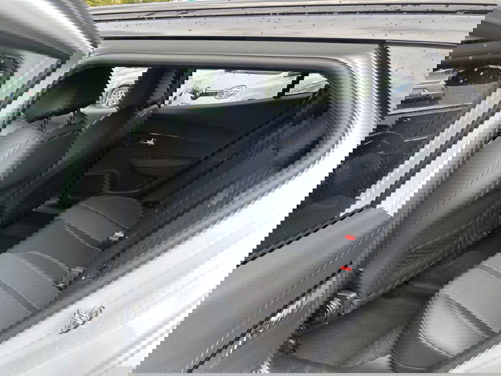 Peugeot 2008 nuova a Latina (13)