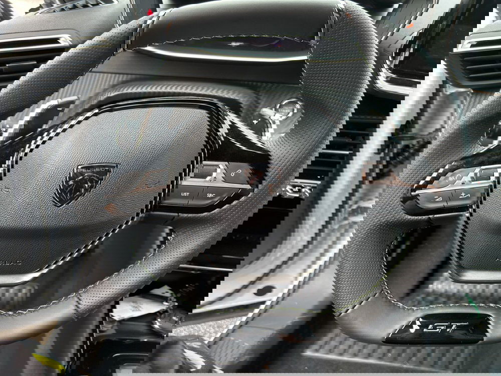 Peugeot 2008 nuova a Latina (15)