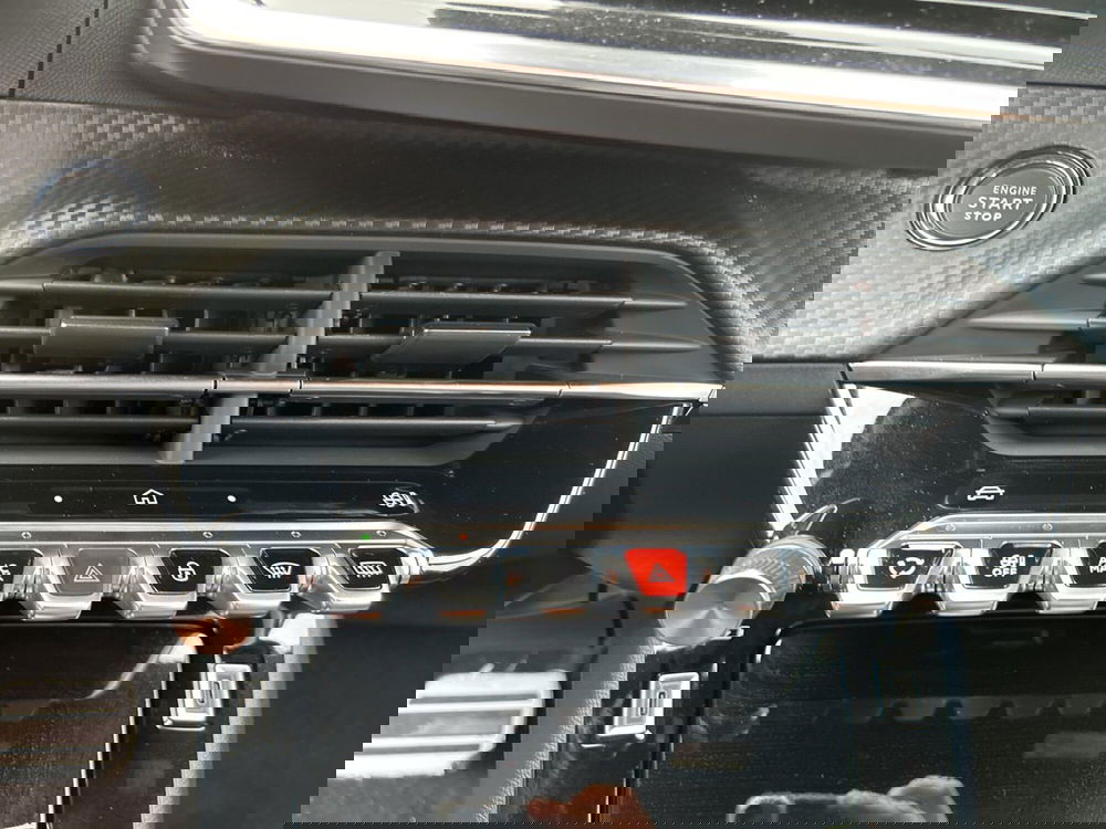 Peugeot 2008 nuova a Latina (18)