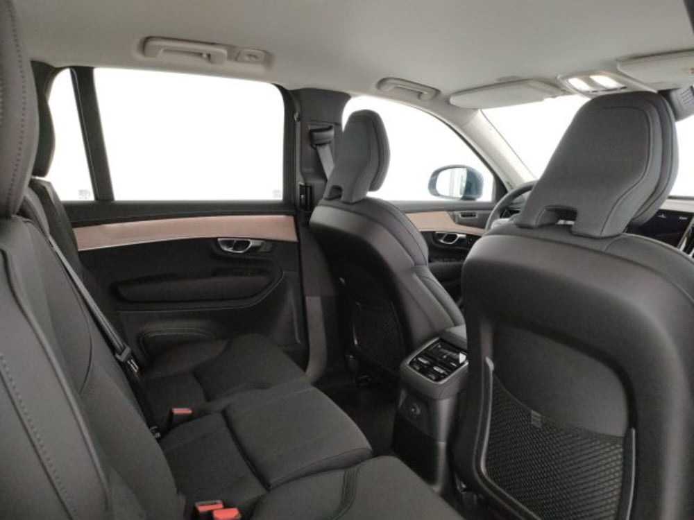 Volvo XC90 nuova a Modena (10)