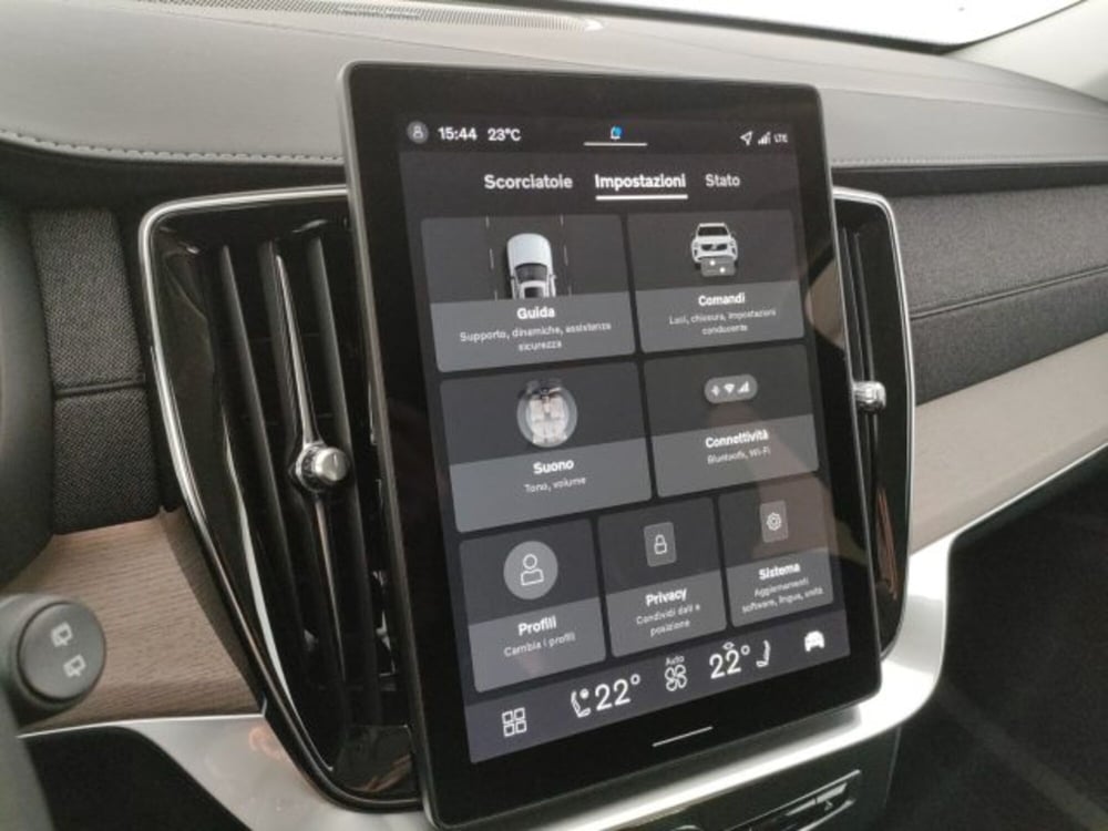 Volvo XC90 nuova a Modena (13)