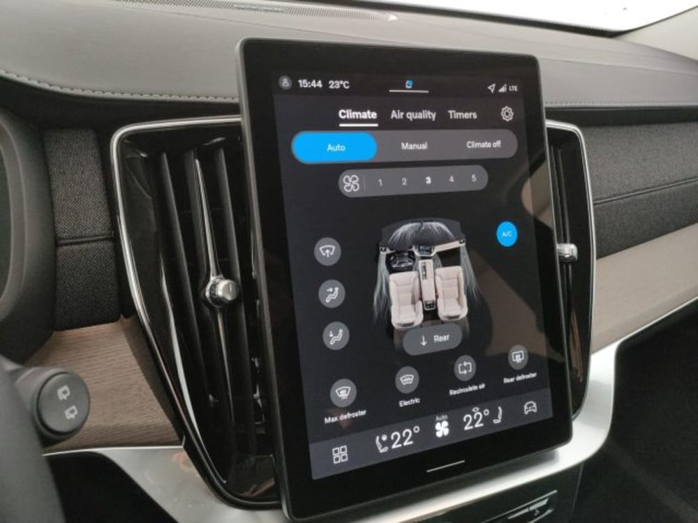 Volvo XC90 nuova a Modena (15)