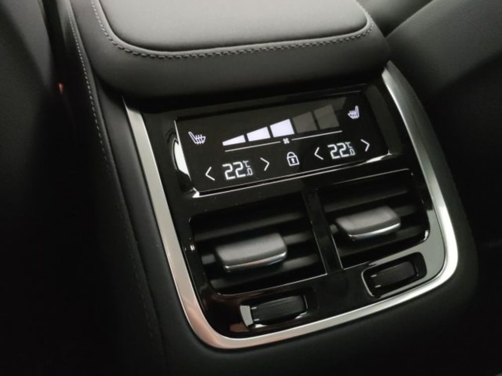Volvo XC90 nuova a Modena (19)