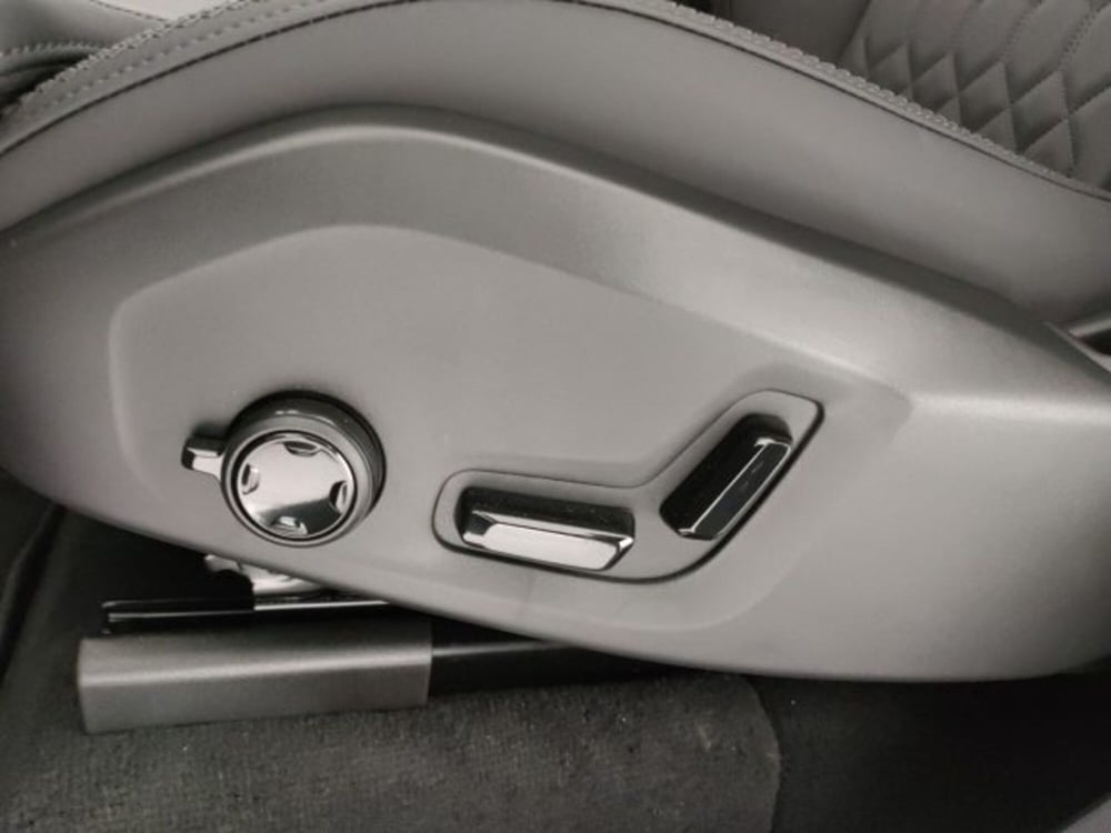 Volvo XC90 nuova a Modena (20)