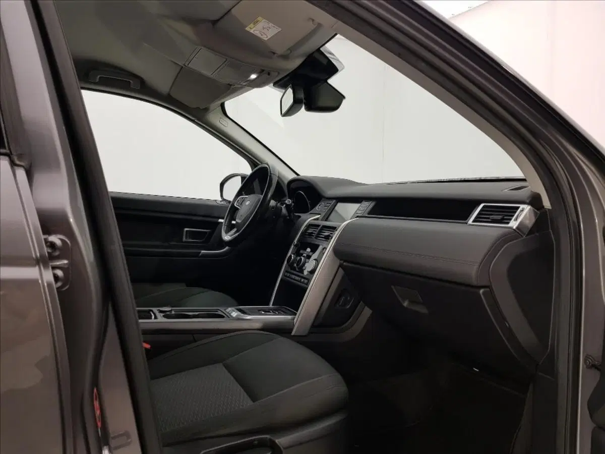 Land Rover Discovery Sport usata a Lucca (10)