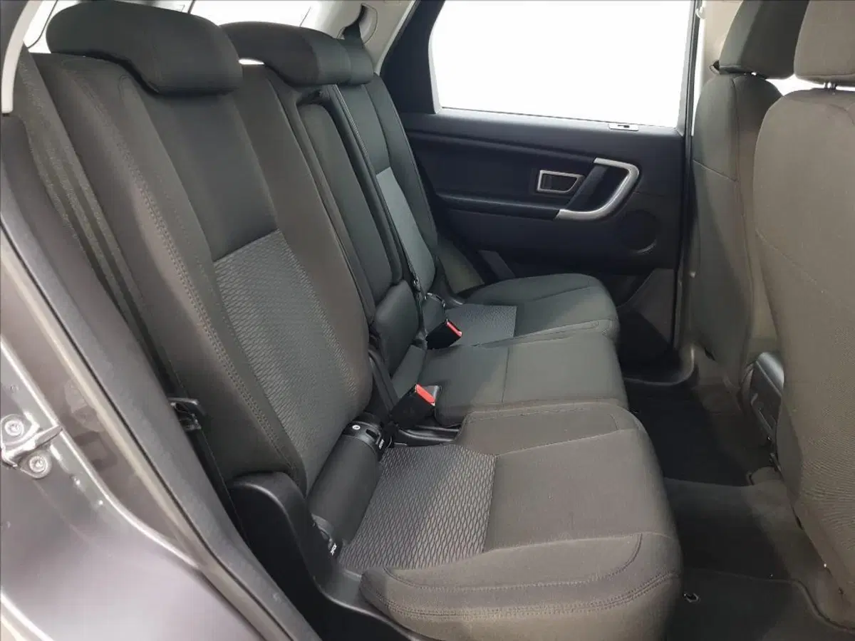 Land Rover Discovery Sport usata a Lucca (12)