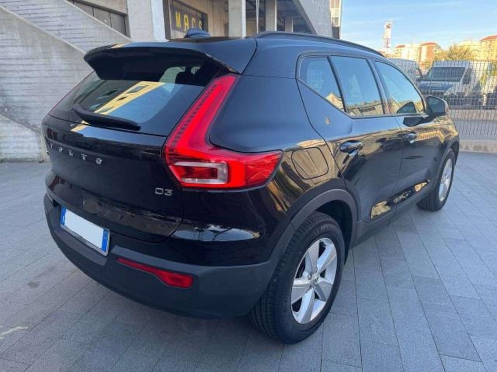 Volvo XC40 usata a Savona (6)