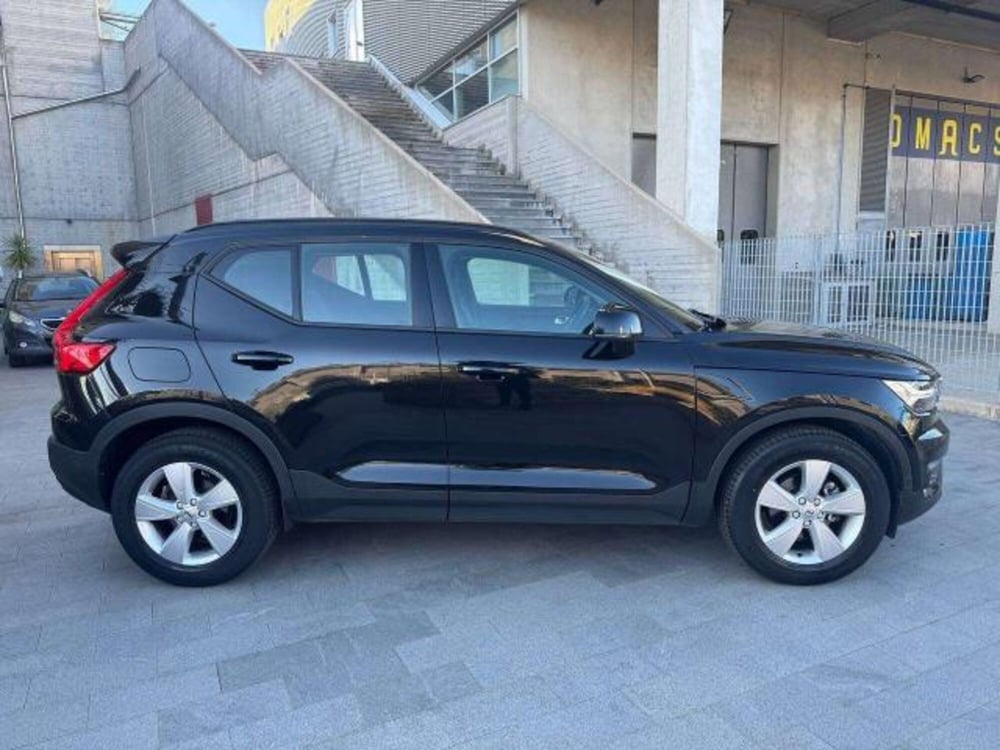 Volvo XC40 usata a Savona (7)
