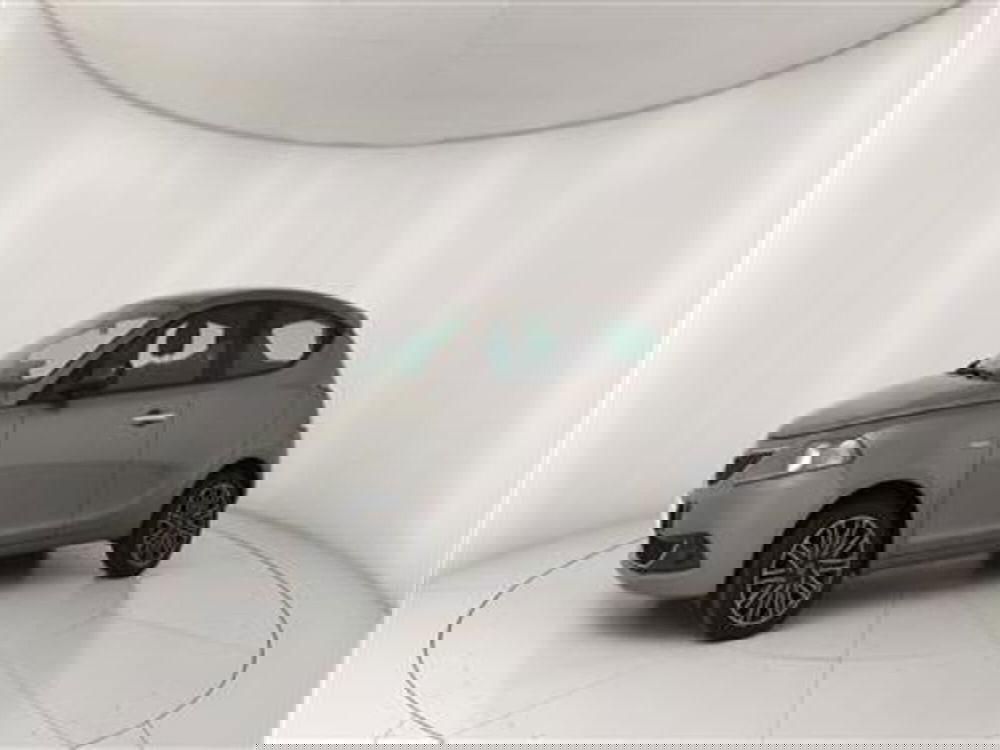 Lancia Ypsilon usata a Bari (2)