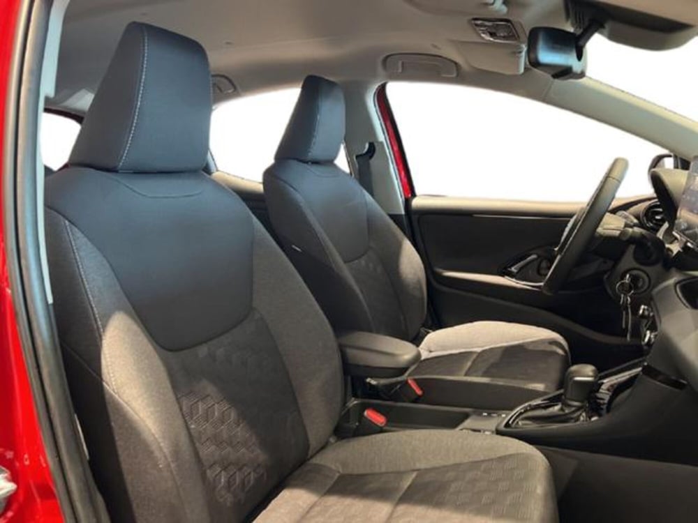 Toyota Yaris Cross nuova a Vercelli (6)