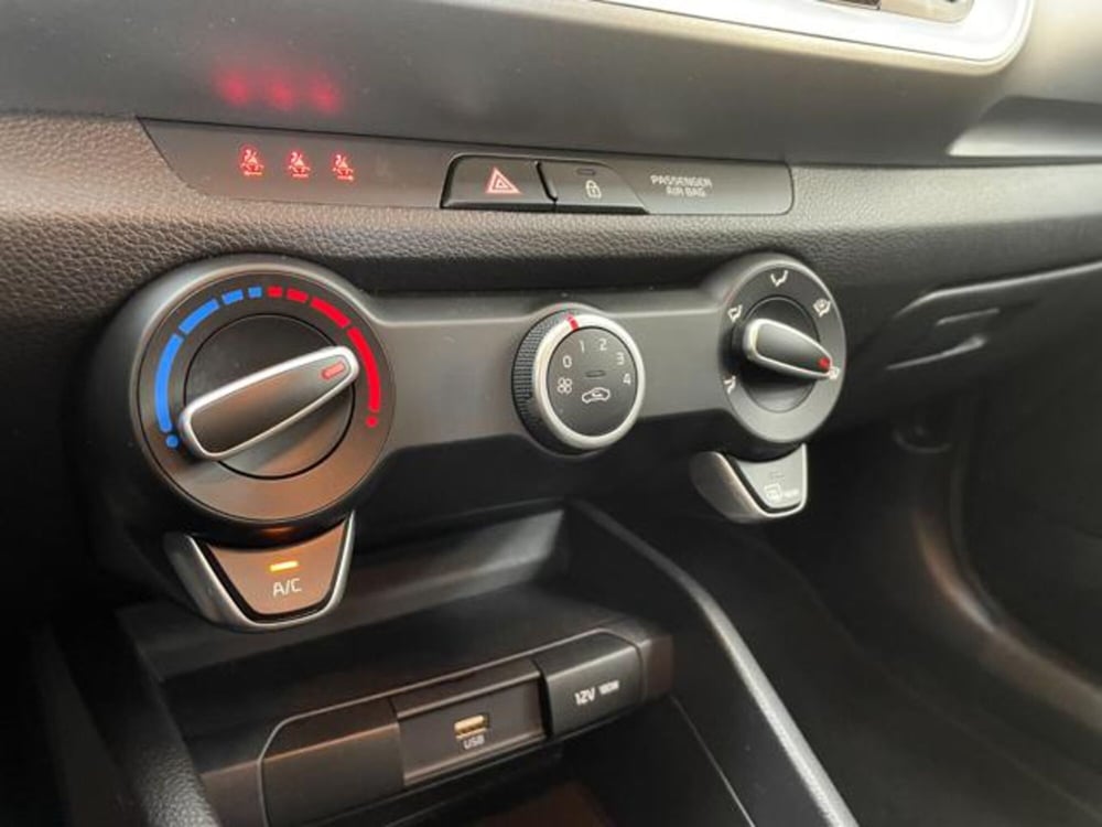 Kia Stonic usata a Como (13)