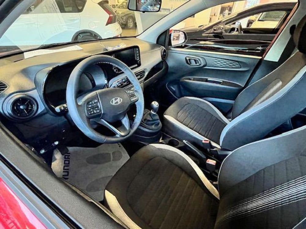 Hyundai i10 nuova a Verbano Cusio Ossola (12)