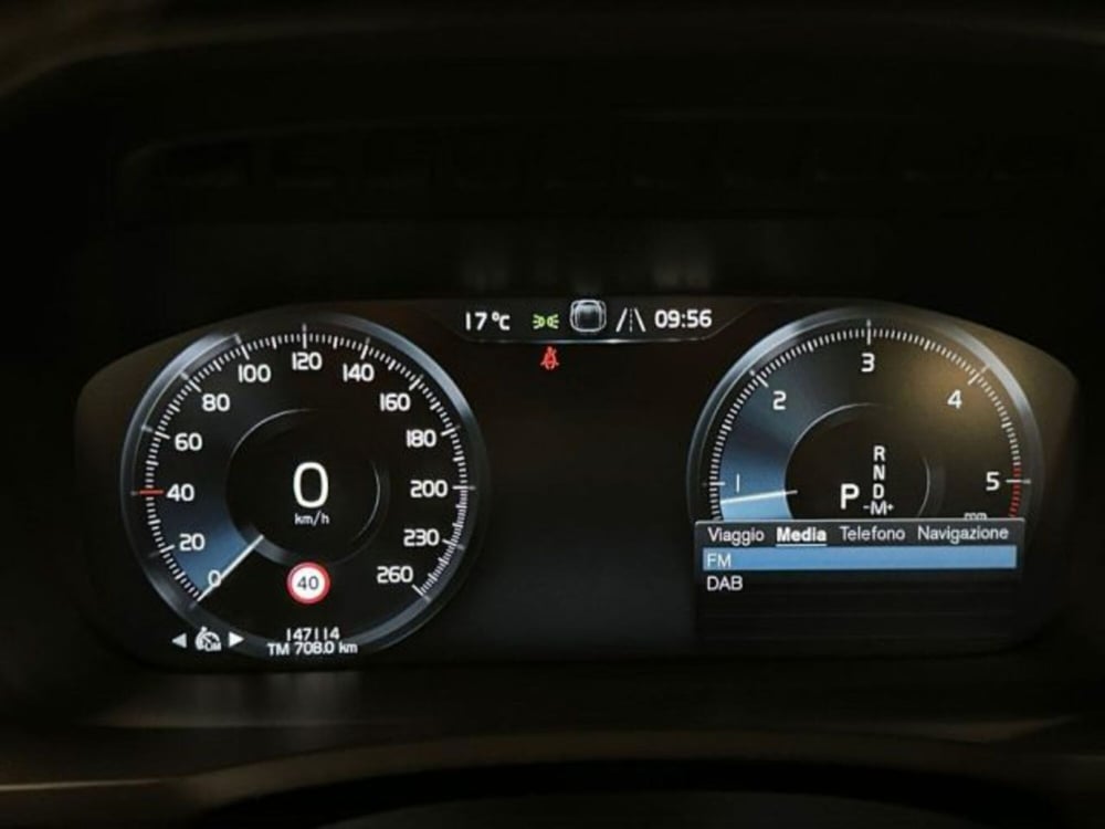 Volvo XC90 usata a Avellino (13)