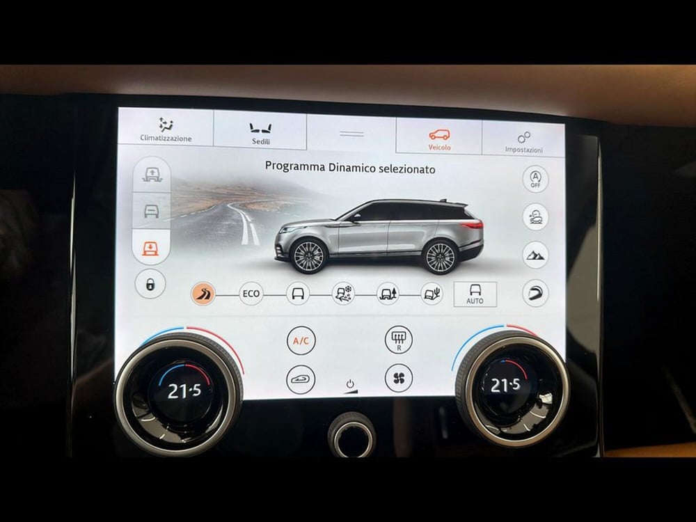 Land Rover Range Rover Velar usata a Varese (11)