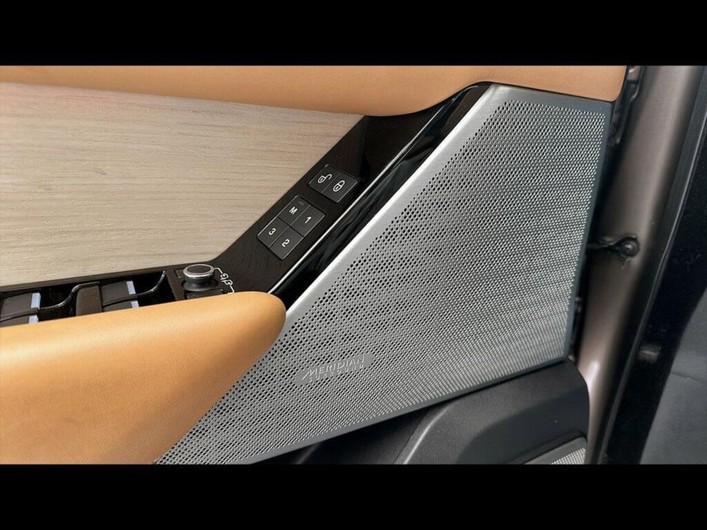 Land Rover Range Rover Velar usata a Varese (14)