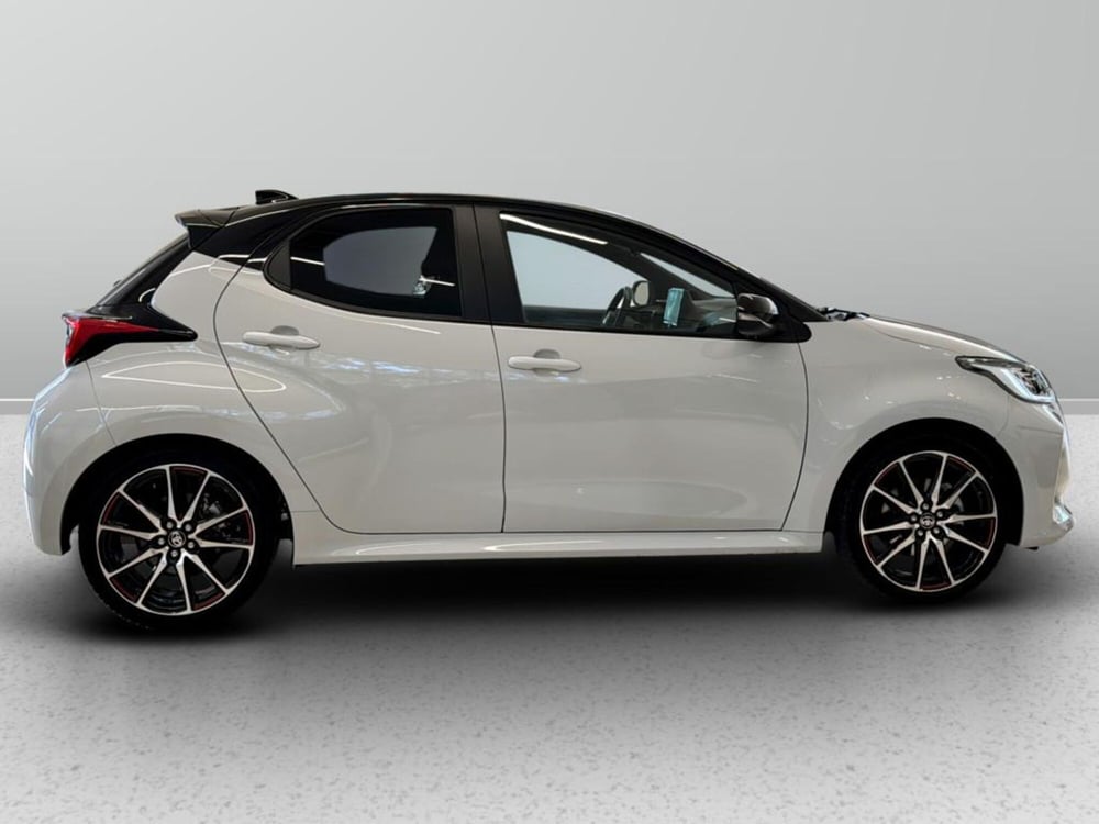 Toyota Yaris Cross usata a Varese (6)