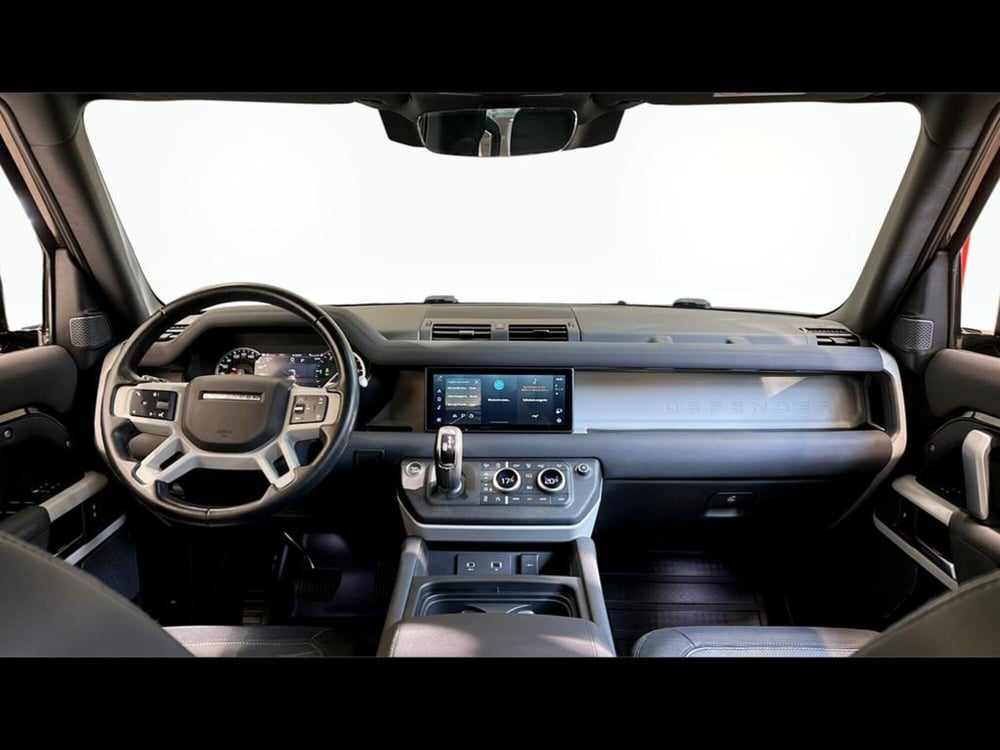 Land Rover Defender usata a Varese (4)