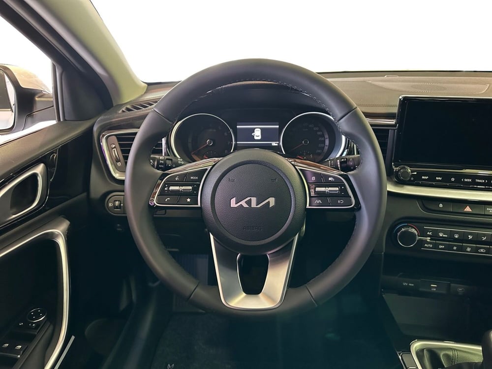Kia XCeed nuova a Modena (10)