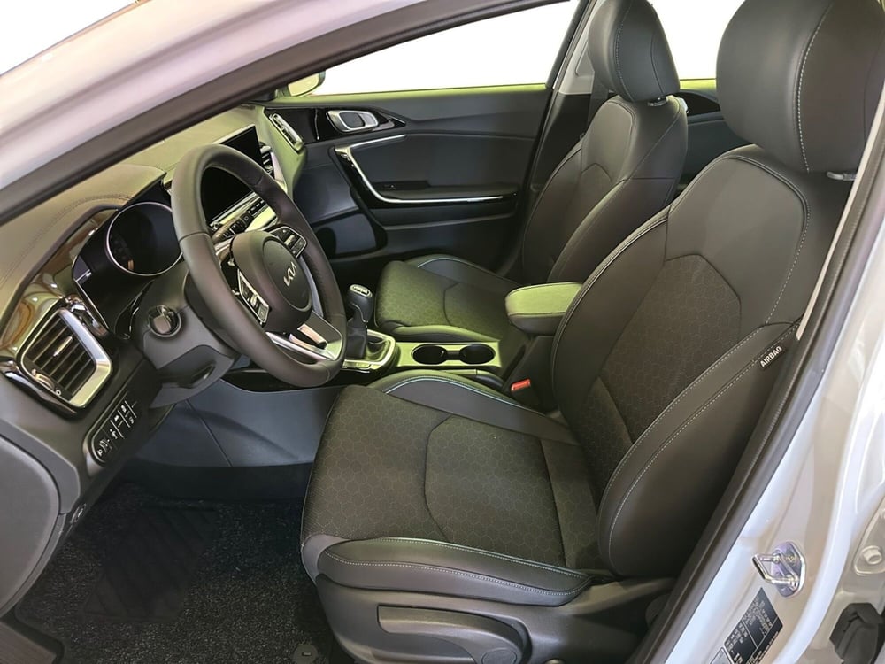 Kia XCeed nuova a Modena (7)