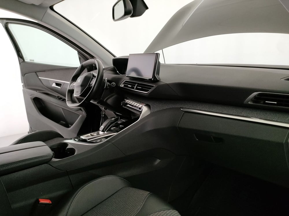 Peugeot 3008 usata a Caserta (20)