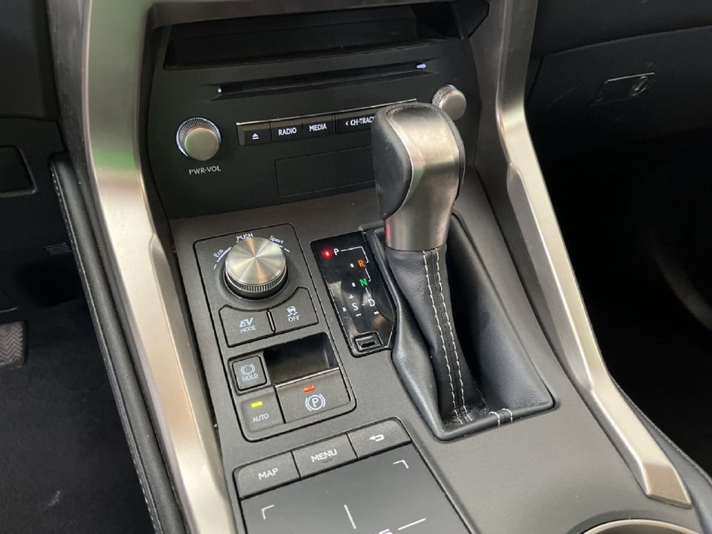 Lexus NX usata a Torino (15)