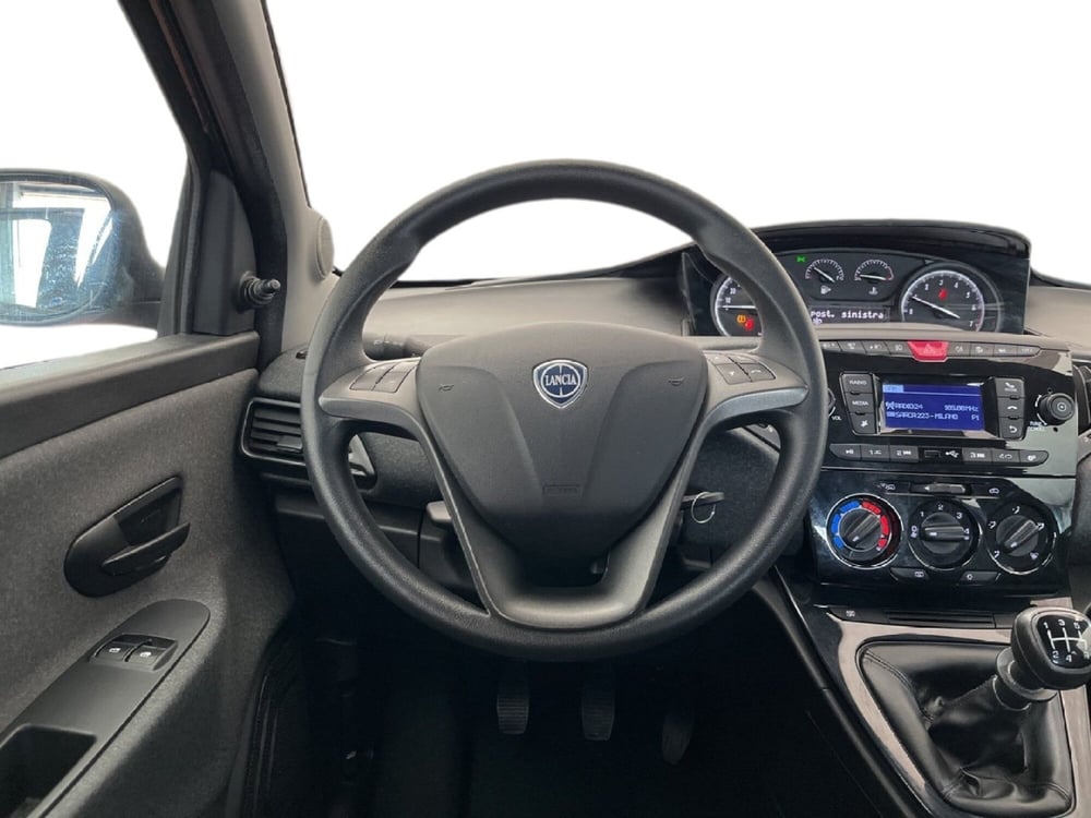 Lancia Ypsilon usata a Torino (11)