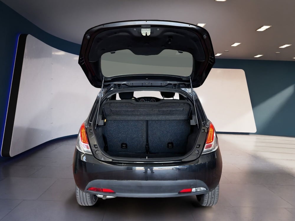 Lancia Ypsilon usata a Torino (7)