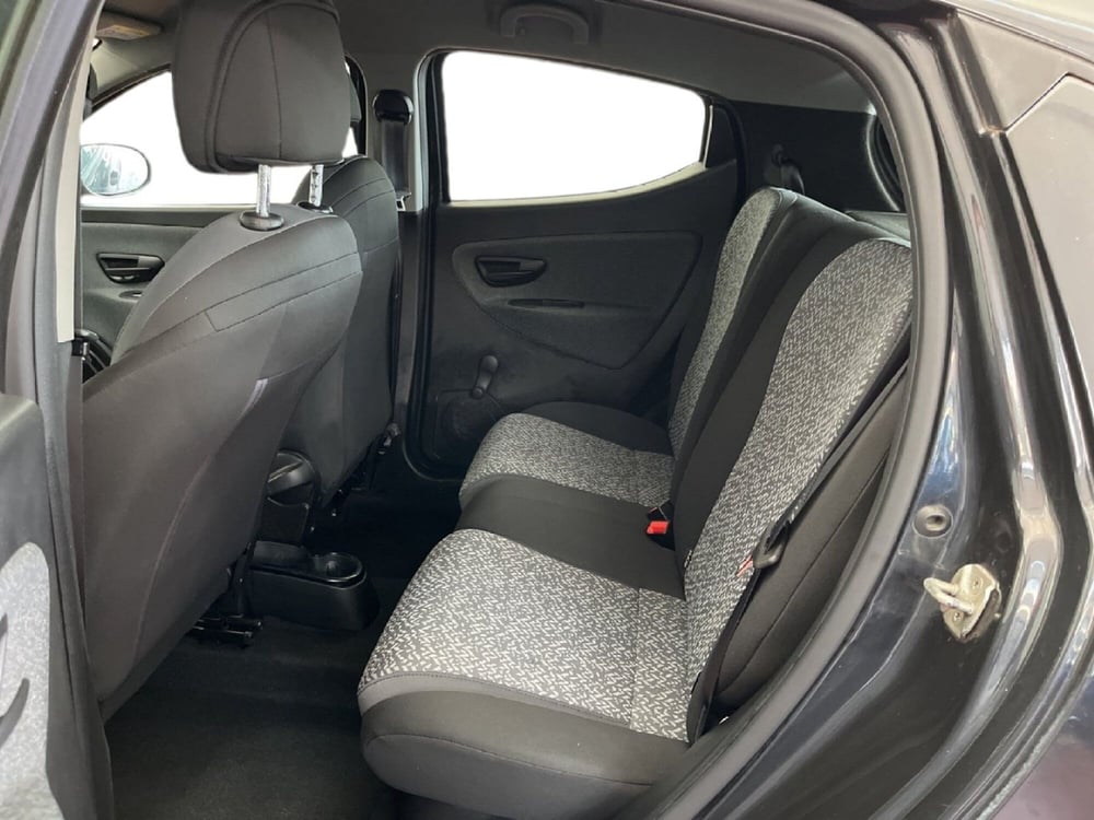 Lancia Ypsilon usata a Torino (8)