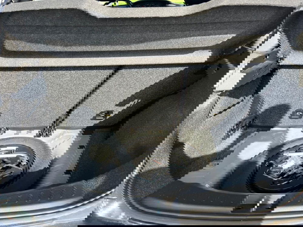 Lancia Ypsilon usata a Milano (10)